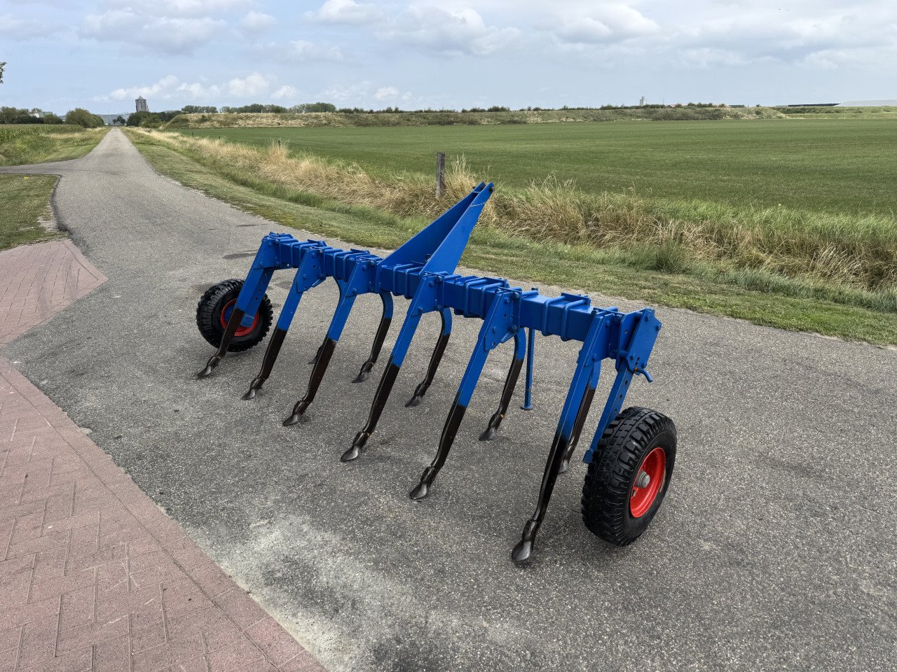 Rumptstad front cultivator