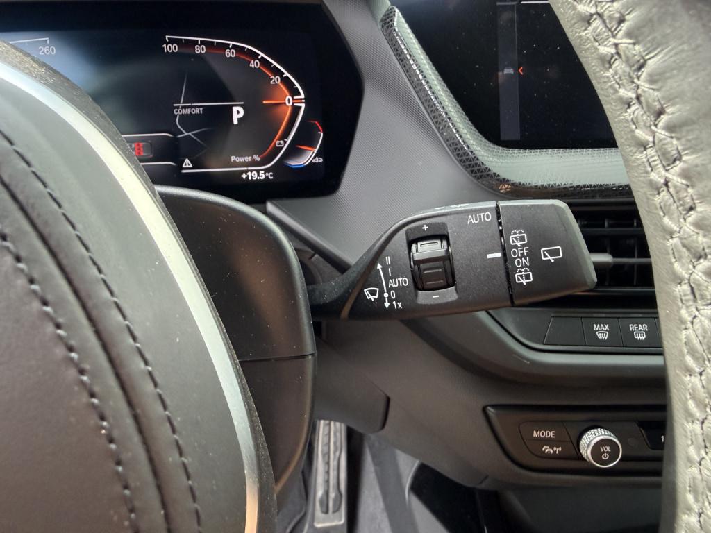 BMW 1 Serie 120i automaat high executive m-sportpakket 5-drs