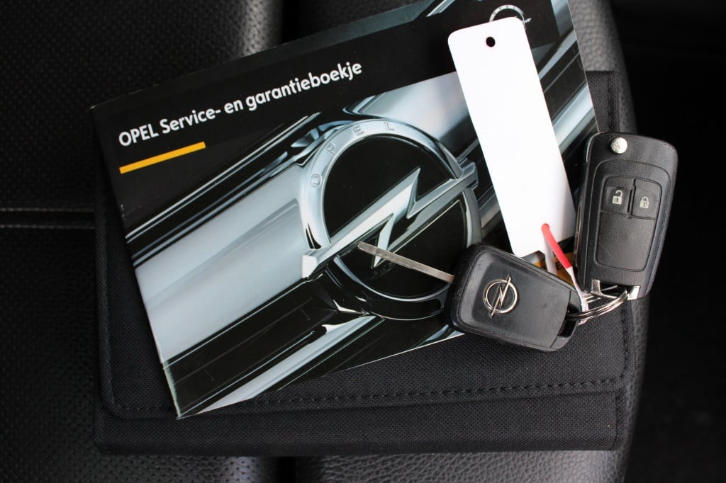 Opel Astra 1.4 turbo sport +