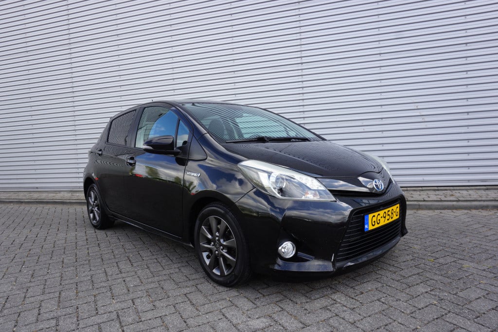 Toyota Yaris 1.5 full hybrid dynamic airco / camera / elektr. ramen / lm ve