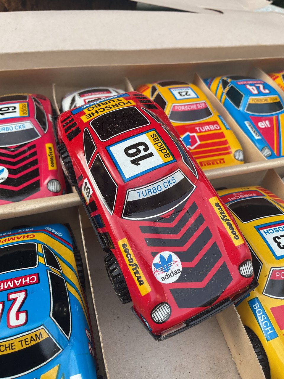 Vintage Porsches nieuw in doos ! ( 12 st. )