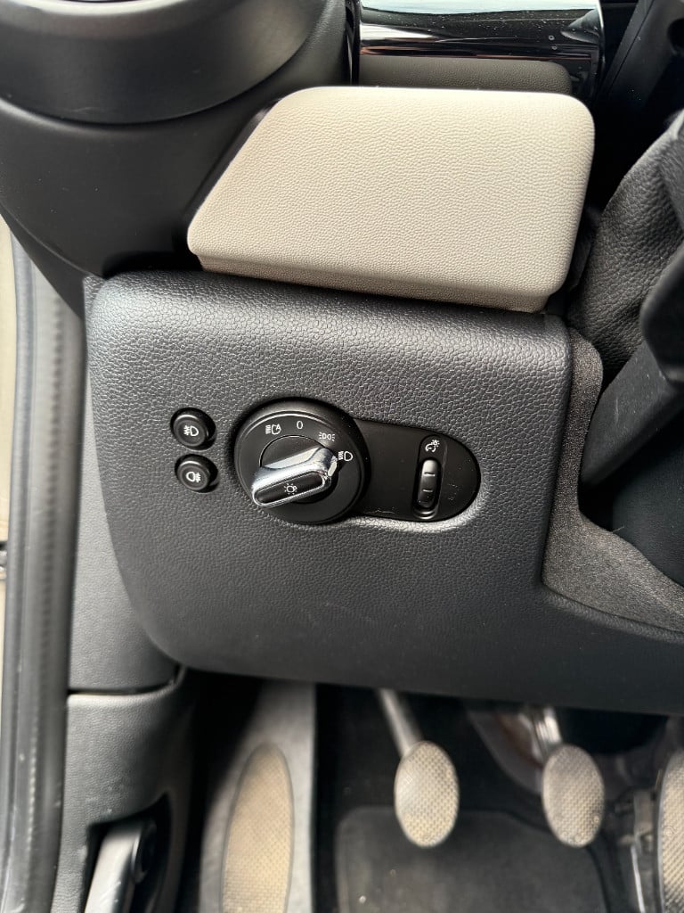 Mini Cooper 1.5 - chili - pano