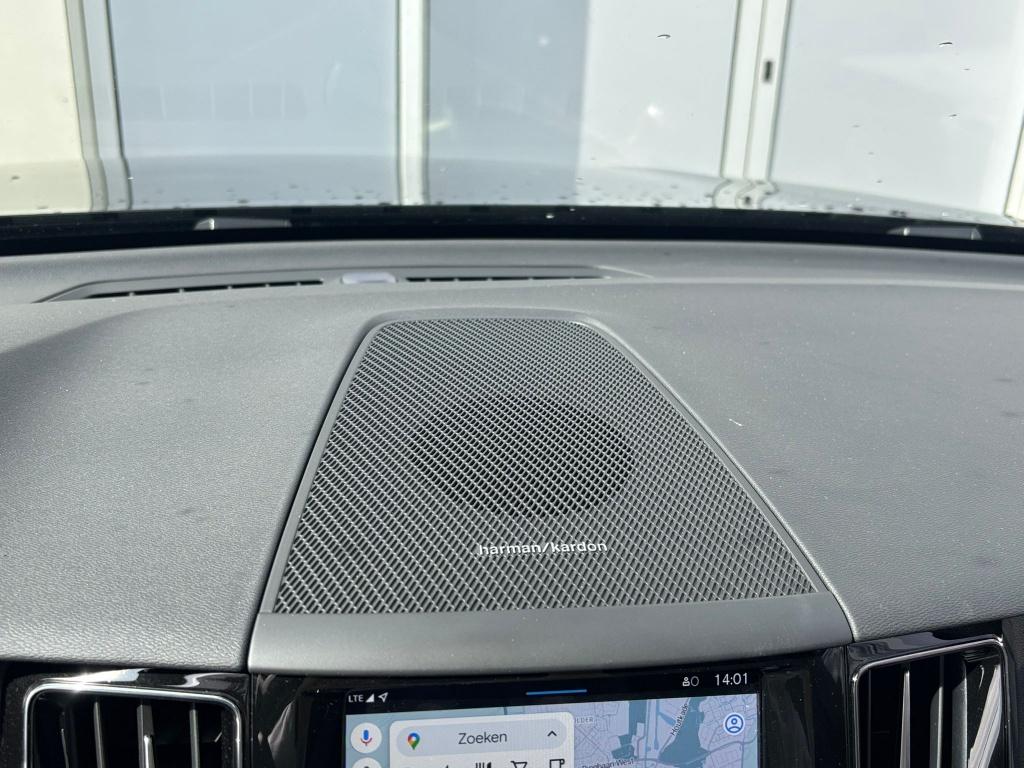 Volvo XC60 t6 398pk recharge black edition| panodak| 360camera| trekhaak| a