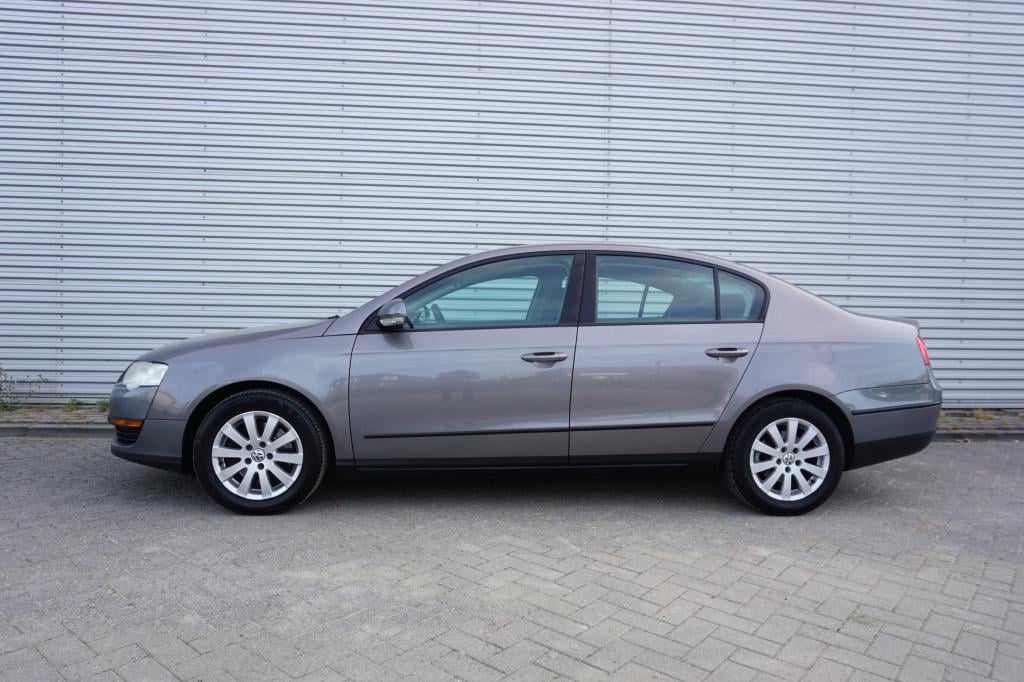 Volkswagen Passat 2.0 fsi trendline airco / cruise / elektr. ramen / trekha