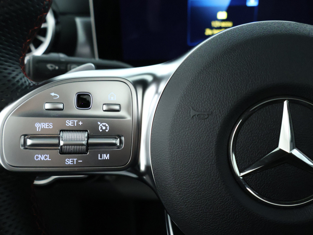 Mercedes-Benz A-Klasse 180 business solution amg | panoramadak | sfeerverli