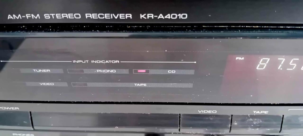 Kenwood versterker. KR A4010