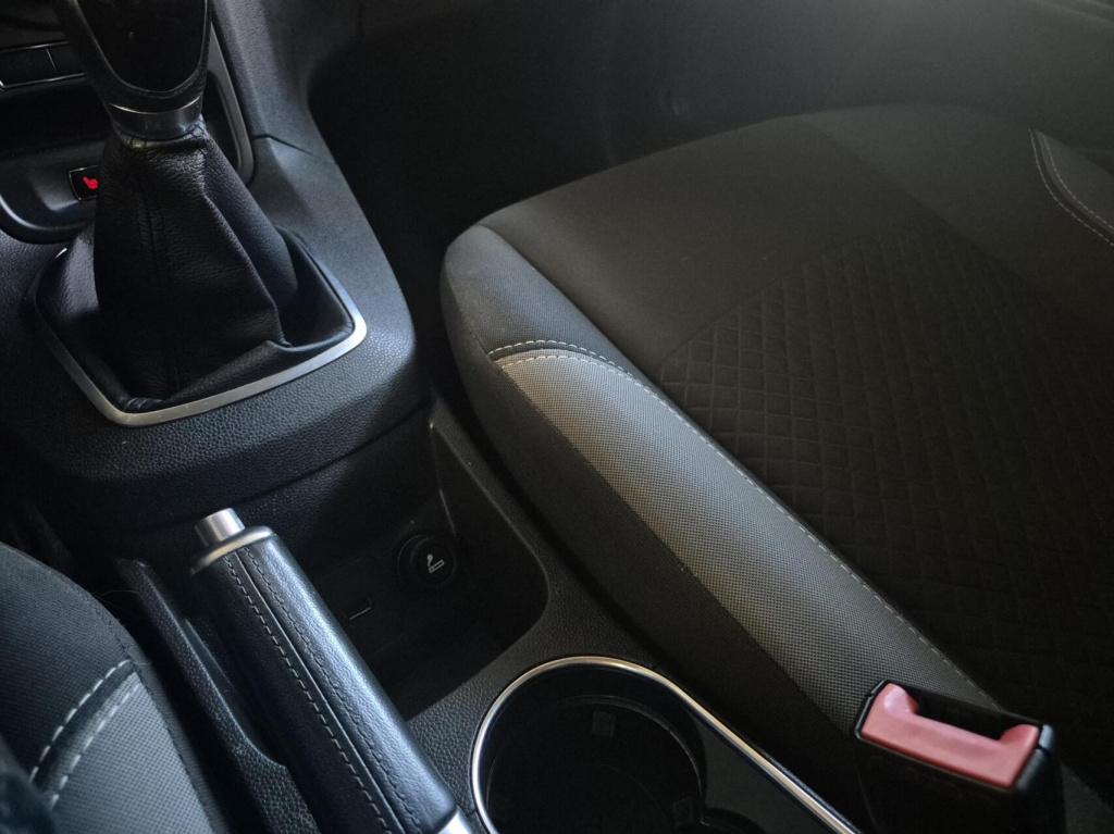 Ford Fiesta 1.25 / nieuwe db riem / parkeersensoren / stoelverwarming