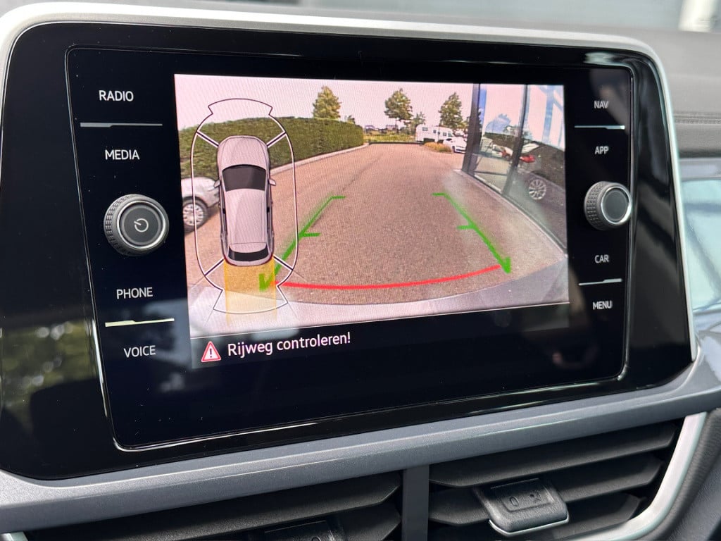 Volkswagen T-roc 1.5 tsi 150pk dsg style carplay | camera | keyless | elek.