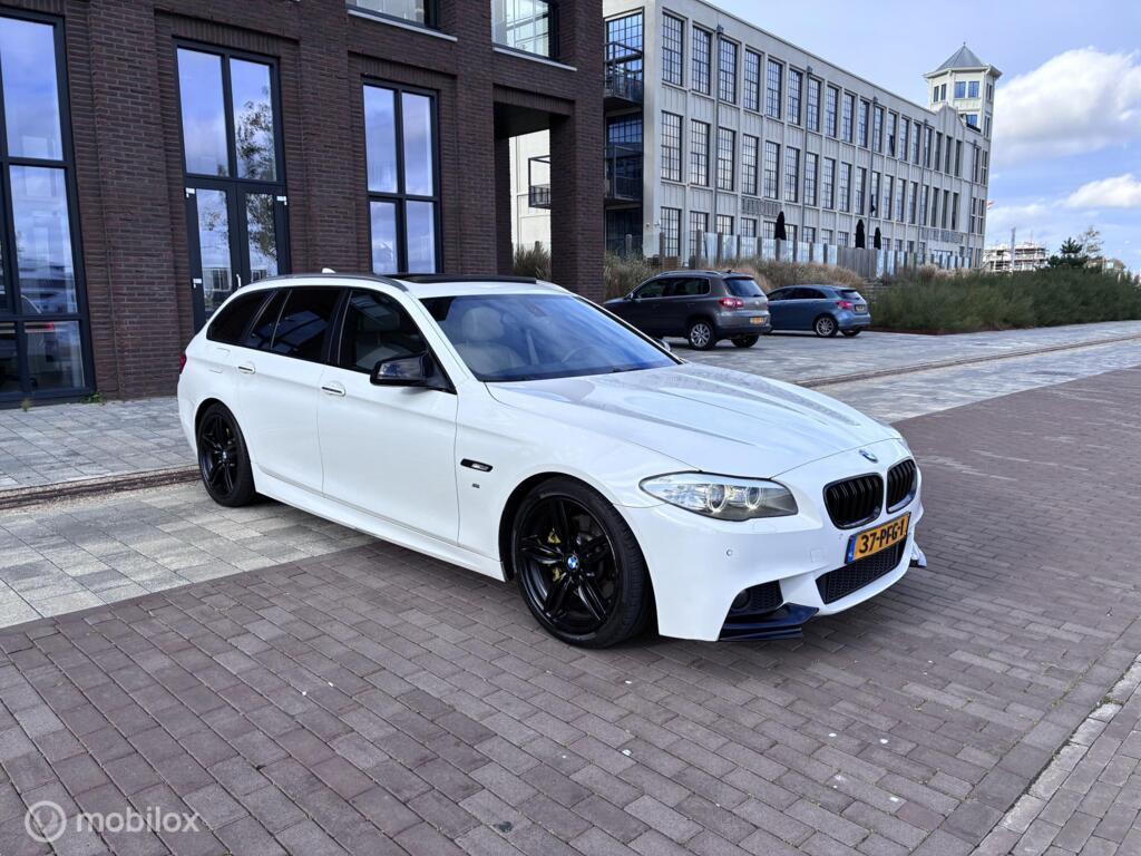BMW 5 Serie, Touring 528i M-Pakket Led Panorama km344.763 Nap BJ2011