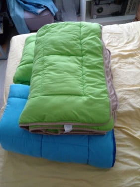 Wasbaar winter dekbed en overtrek ineen.3x 140 cm x 200 cm.