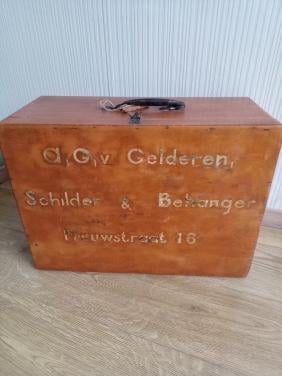 Oude houten gereedschapskoffer