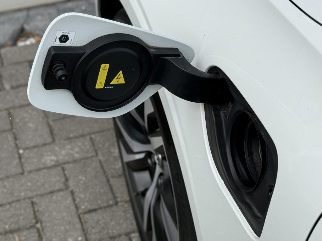 Volvo V60 t6 398pk recharge long ultra dark| pano| 360camera| head-up| awd