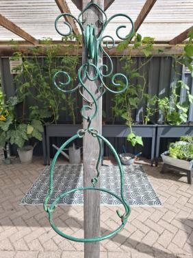 Set van 2 gietijzeren plantenhouders