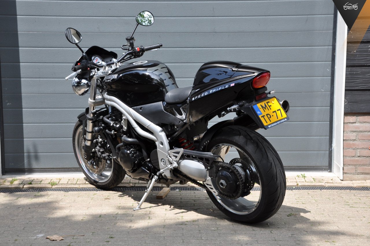 Triumph Speed Triple 955i Zeer netjes en heel compleet