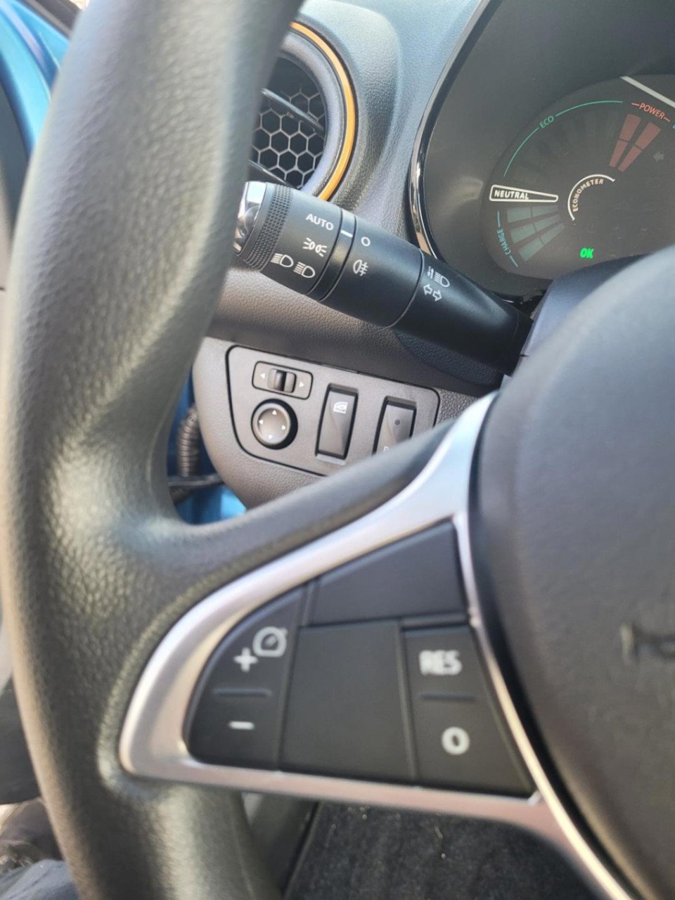 Dacia Spring comfort plus (orange pack) 27 kwh slechts 130km btw auto