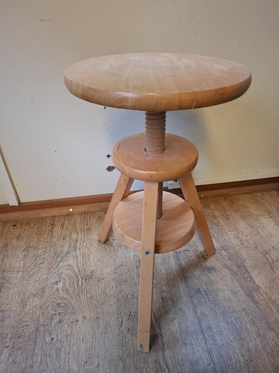 Piano/atelier krukje