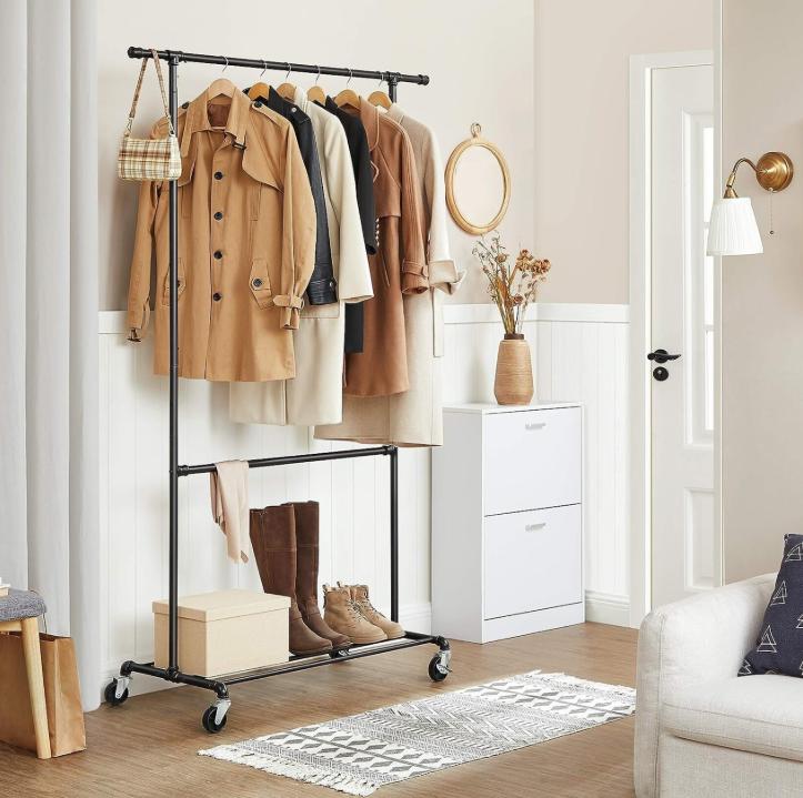 T.k.a. Kledingrek Zwart Metaal