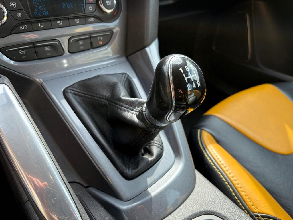 Ford Focus 1.6 ti-vct titanium