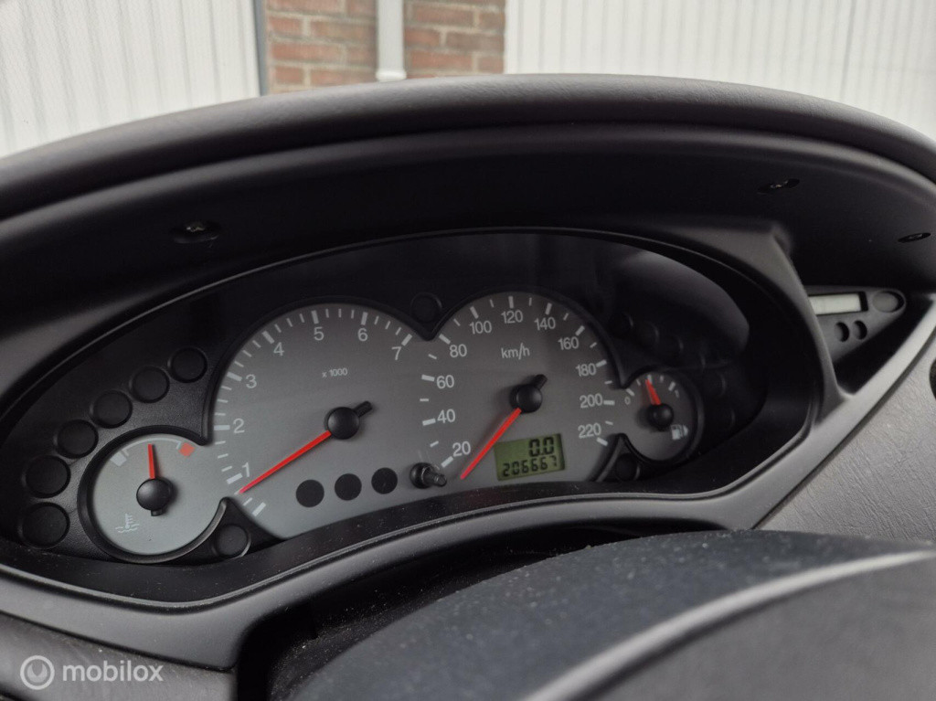 Ford Focus 1.6-16v / airco / dealeronderhouden / origineel nl