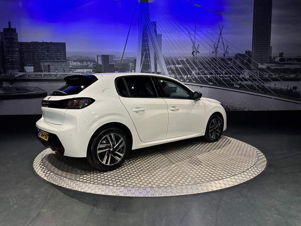 Peugeot 208 1.2 puretech allure pack *camera*keyless*appconnect*