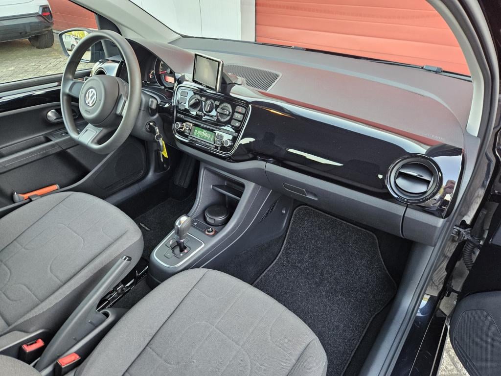 Volkswagen UP! 1.0 move | radio | navi | rijklaar inclusief 1 jaar bovag ga