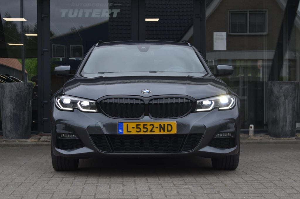 BMW 3-serie touring 320e m-sport | shadow-line | el. wegkl. trekhaak | head