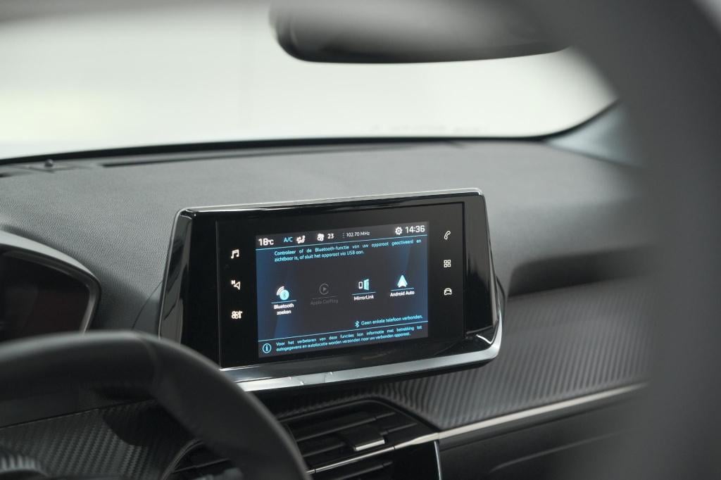 Peugeot 208 puretech 100 pk allure | apple carplay | parkeersensoren | lich