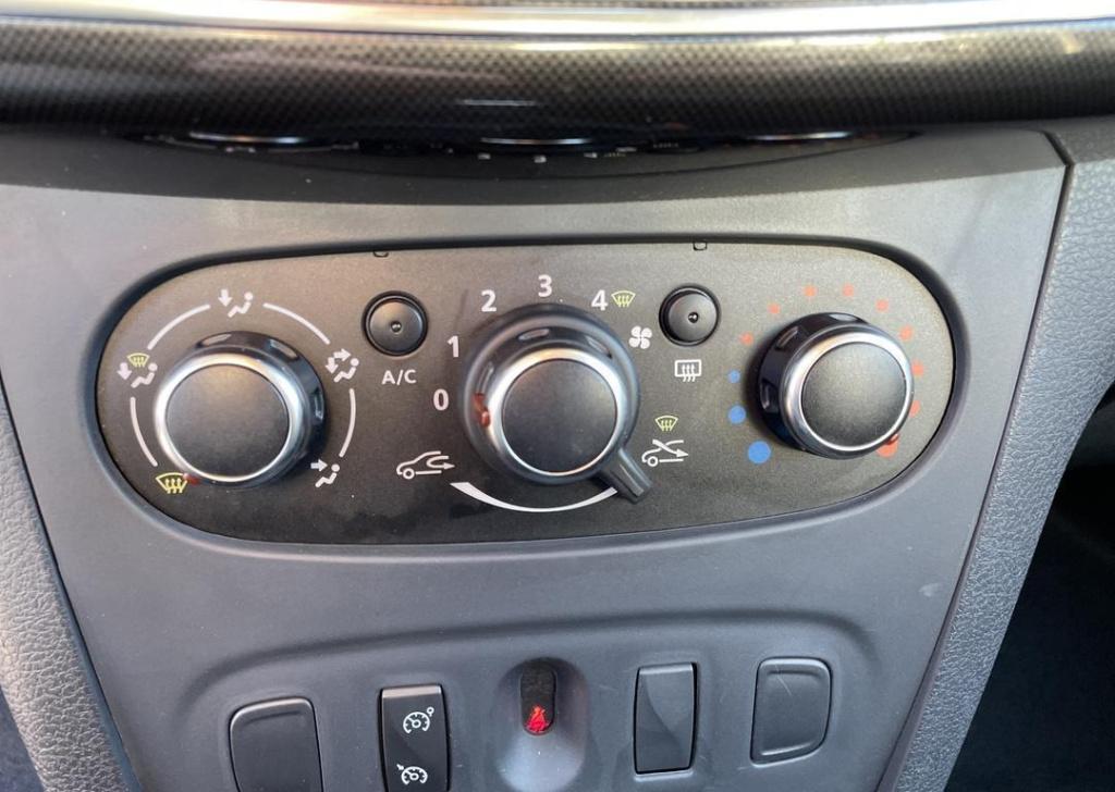 Dacia Sandero 0.9 tce easy r laureate - automaat / trekhaak