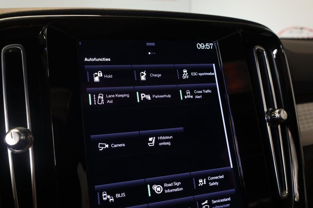 Volvo XC40 1.5 t4 plug-in hybrid plus dark nl auto, pano, h&k audio, el sto