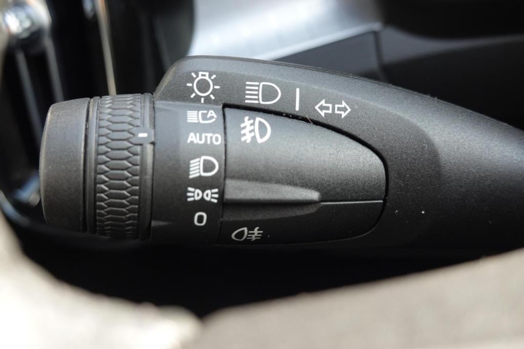 Volvo XC40 1.5 t5 recharge business pro