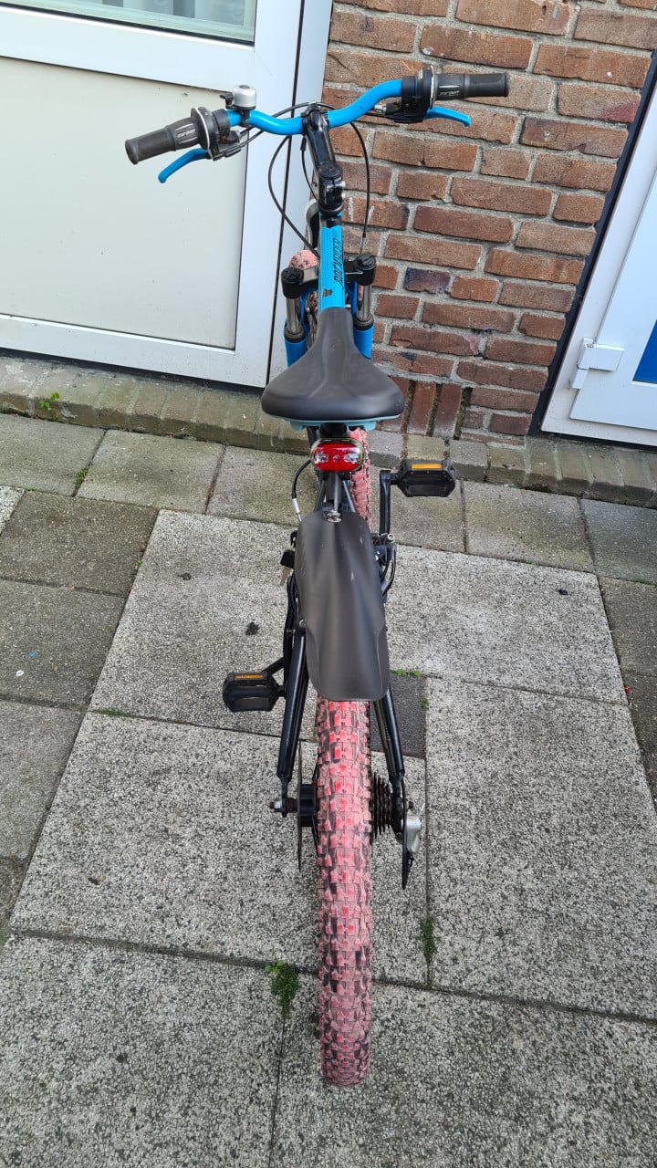 Jongens mountainbike met 5 versnellingen-24 inch-nieuw slot
