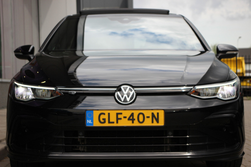 Volkswagen Golf 1.5 etsi r-line business | acc | pano. | camera | dab | sfe