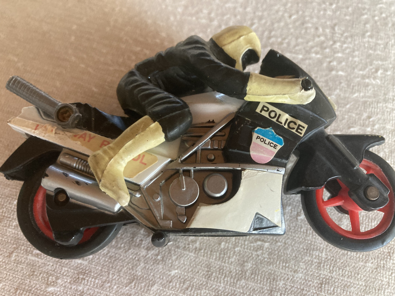 Motorrijder, politiemotor met vliegwielaandrijving