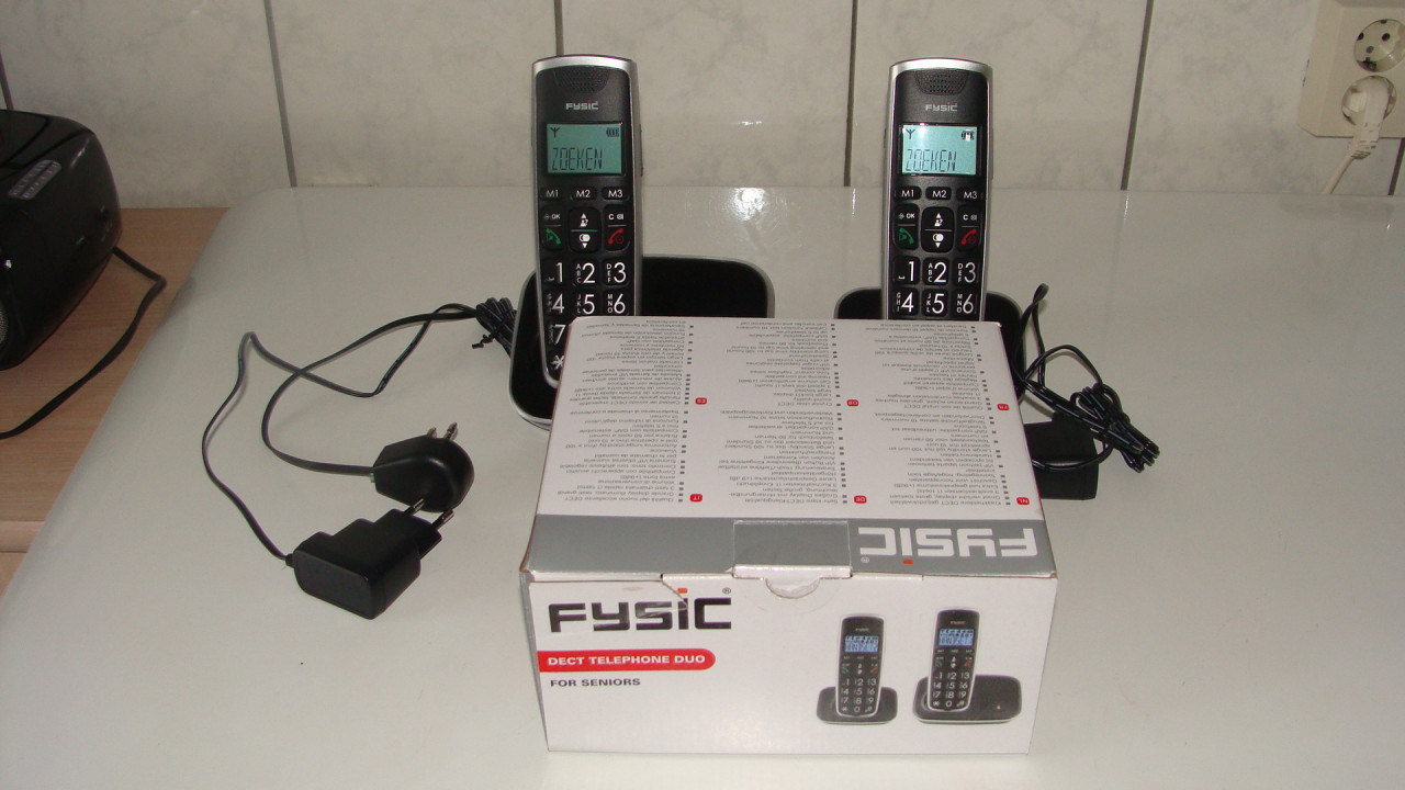 Twee draagbare telefoons