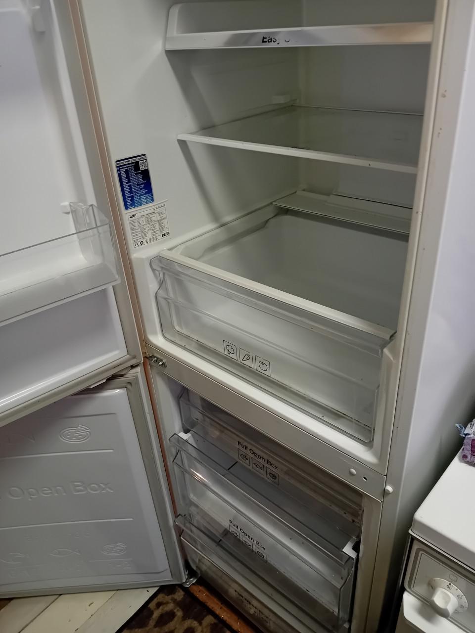 Koel-vriescombinatie.VANDAAG VOOR...