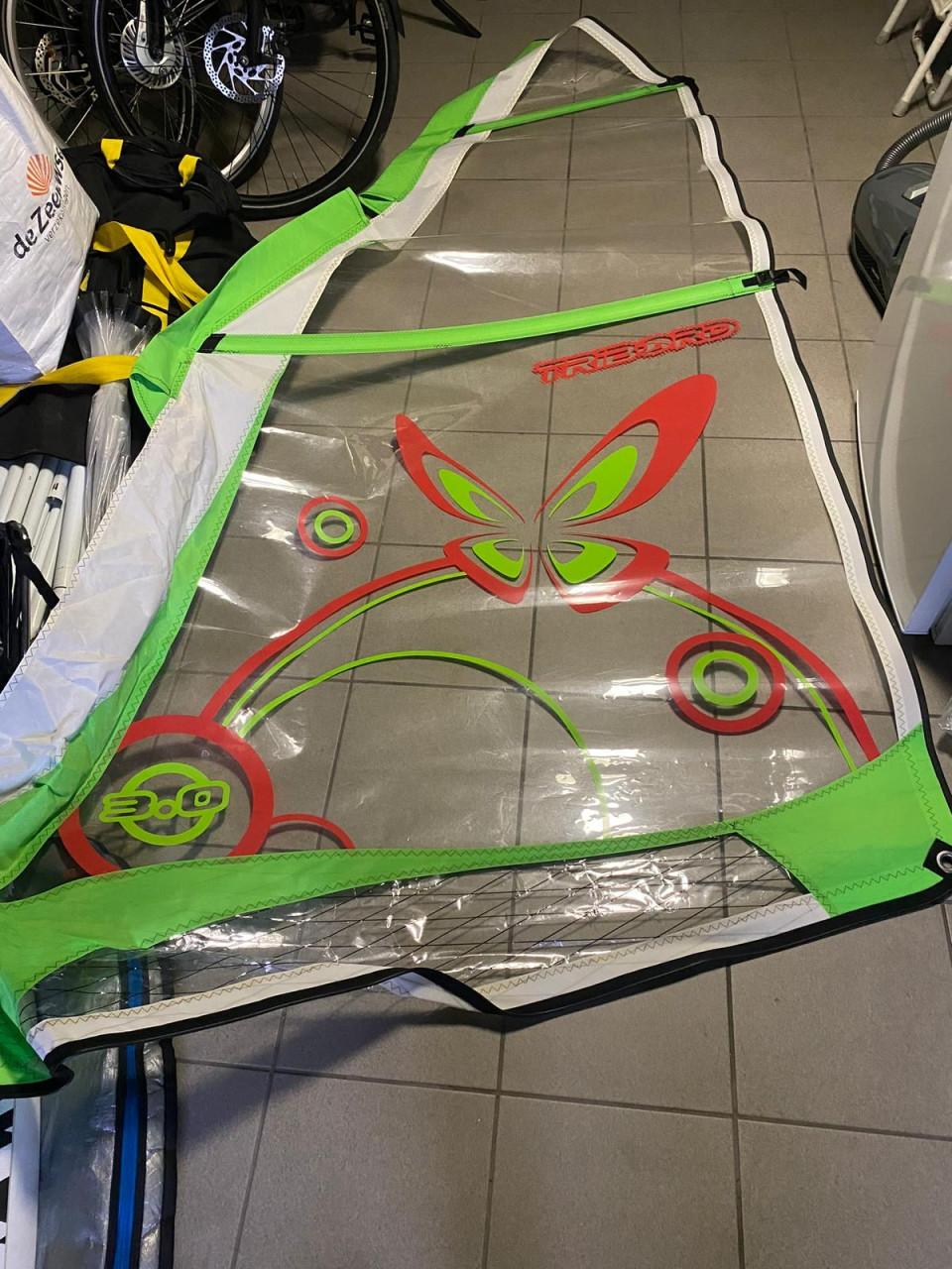 Junior freestyle surfboard