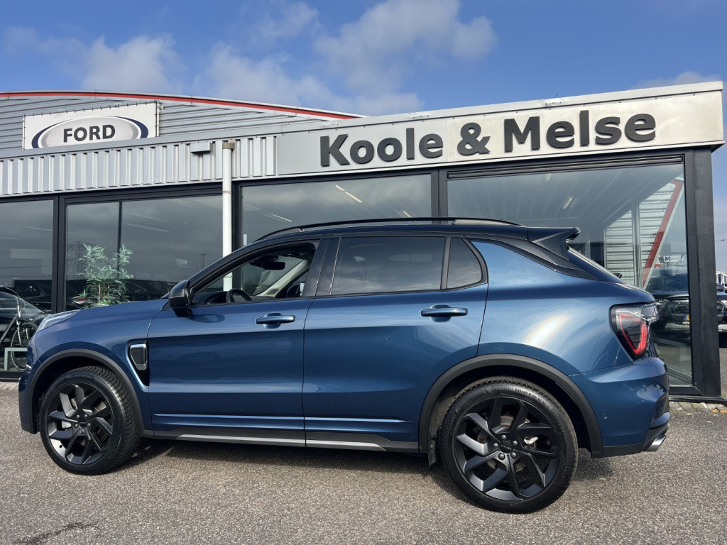 Lynk & Co 01 1.5 261pk plug in hybrid , zwarte velgen , panodak , 360 camer