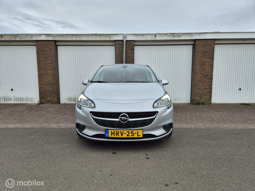 Opel Corsa 1.4 volautomaat / stuur- & stoelverwarming / camera