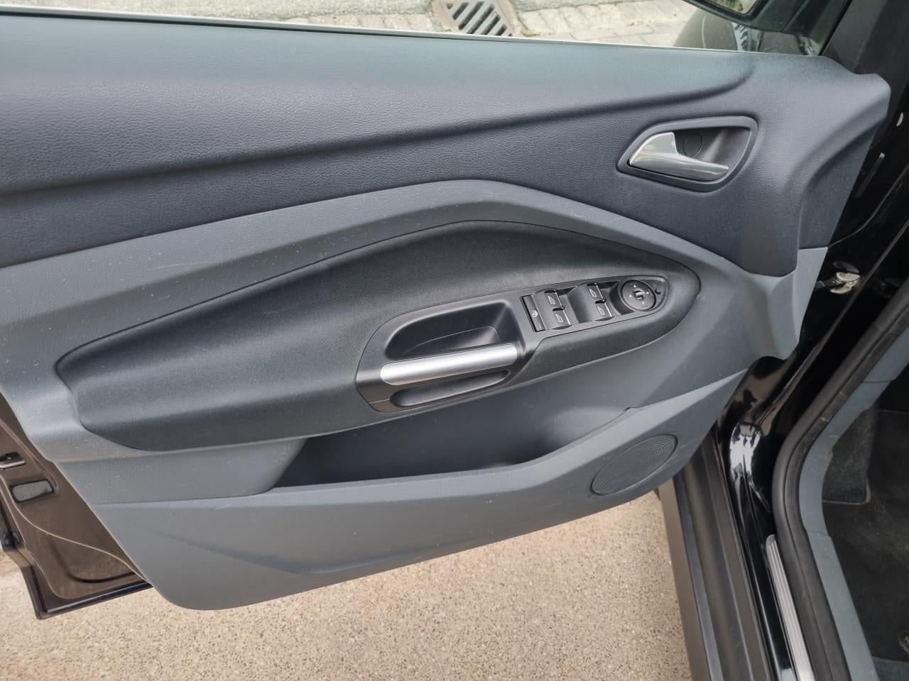 Ford C-Max 1.6 Titanium | Luxe uitvoering!