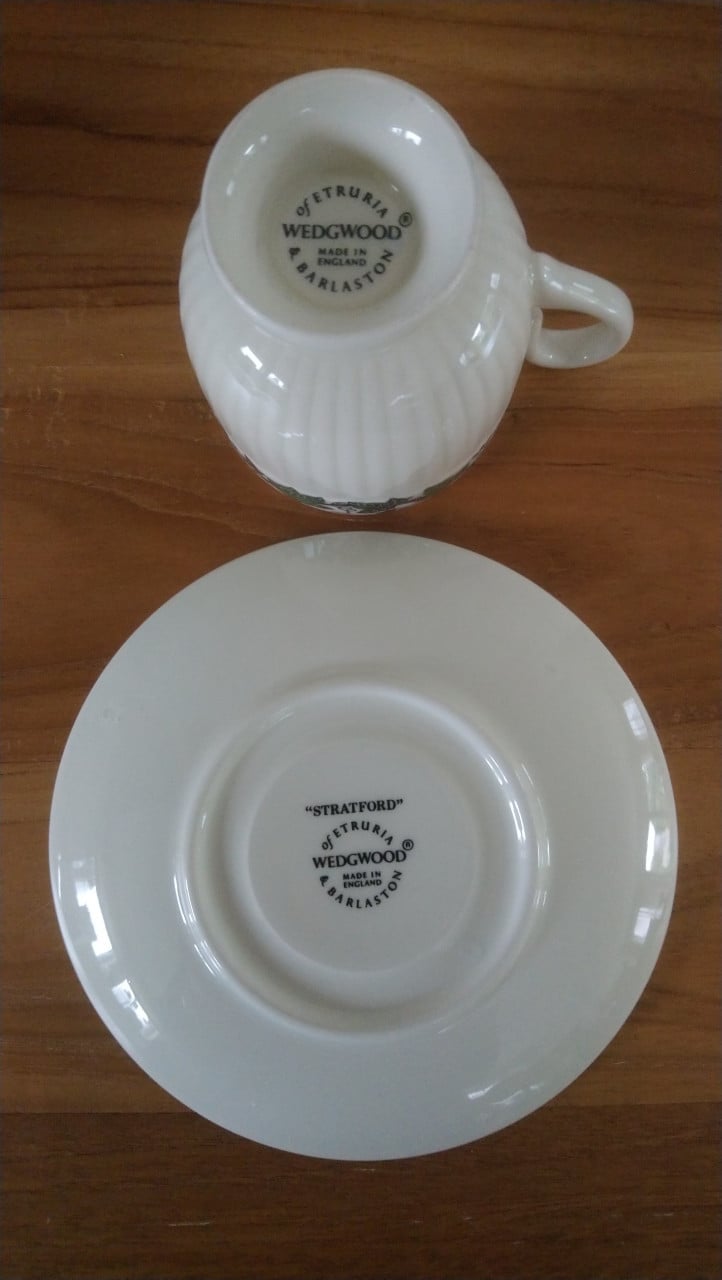 Set van 2 Wedgwood Stratford kop en schotels