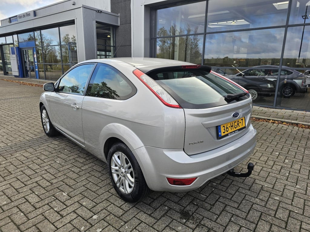 Ford Focus 1.6 trend airco,trekhaak. van eerste eigenaar!