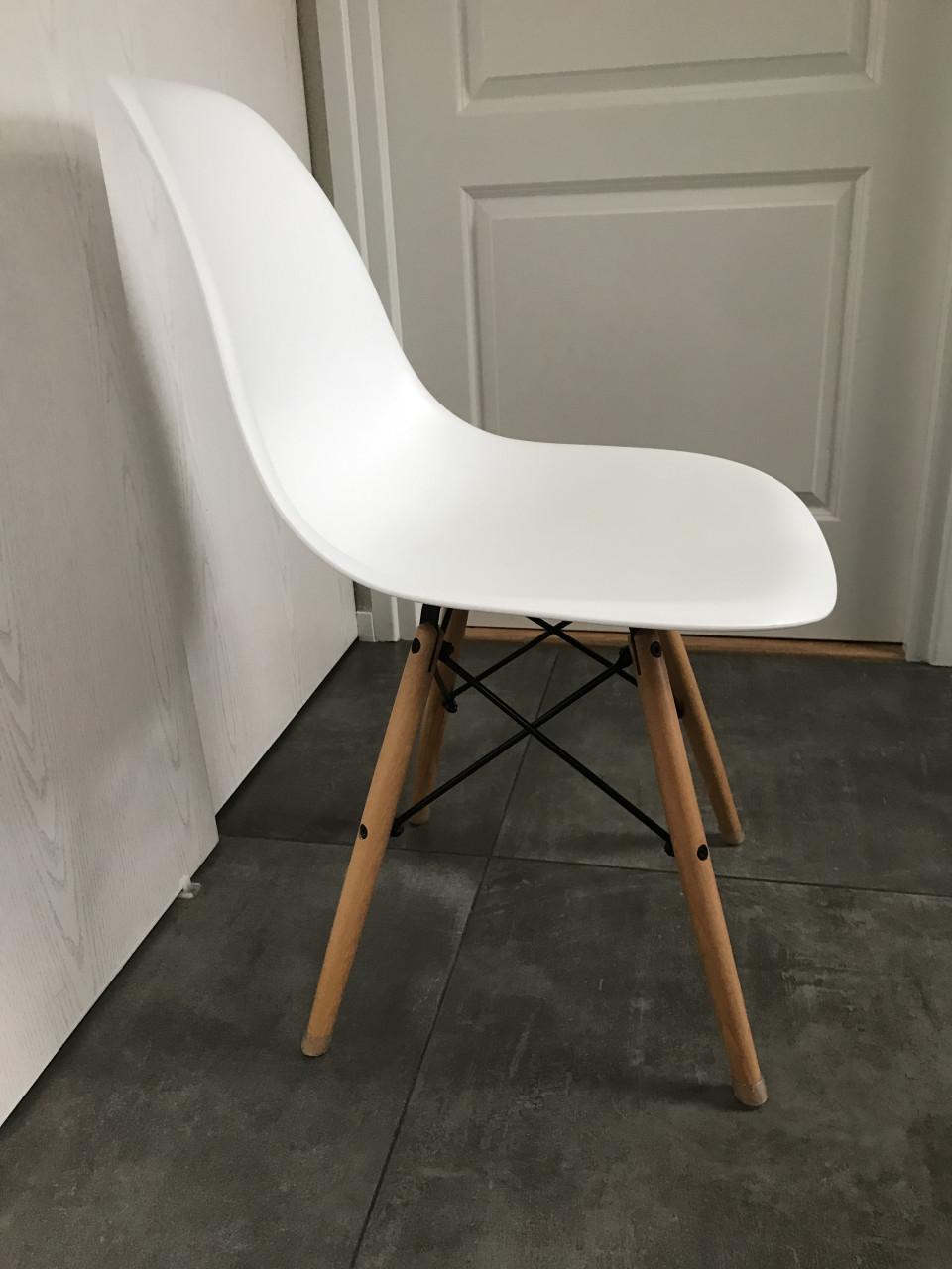 4 witte eetkamer stoeltjes