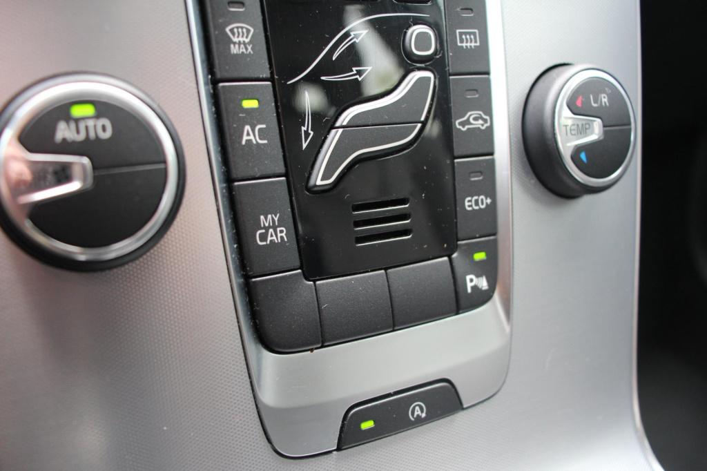 Volvo V40 1.5 t2 inscription aut. - leder - full led - navi - citycafety - 