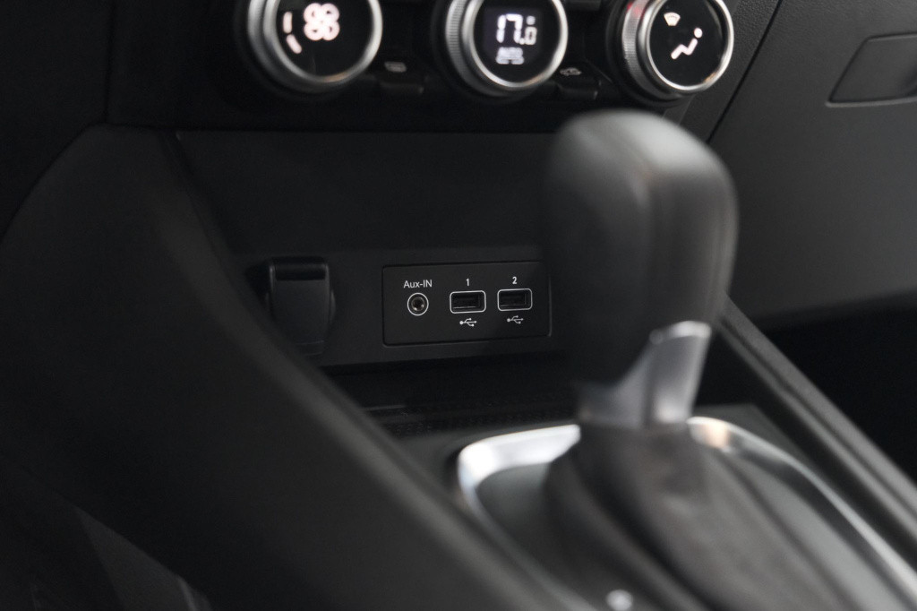 Renault Captur mild hybrid 140 edc techno | camera | navigatie | apple carp
