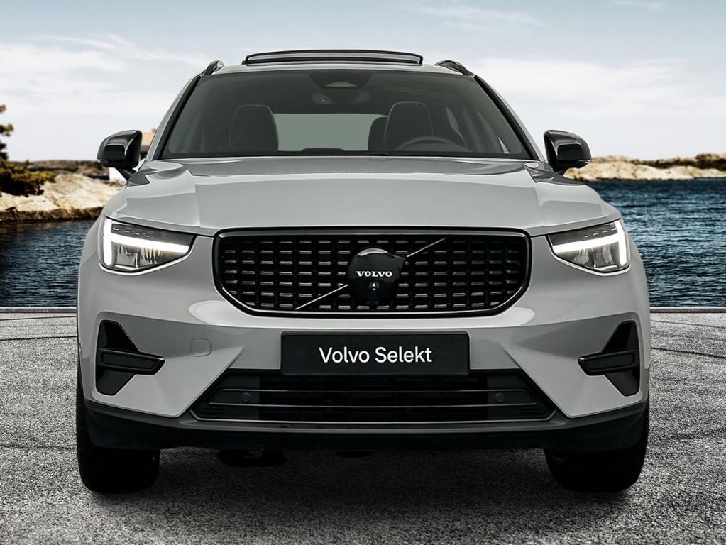 Volvo XC40 2.0 b4 plus black ed