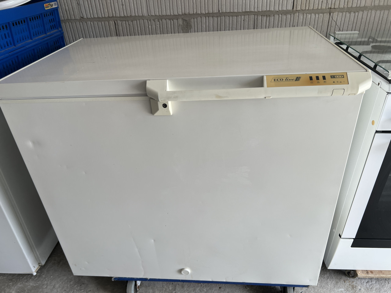 Zo goed als nieuwe vrieskist 100x60x85 bdh. Vriezer inhoud 180 liter