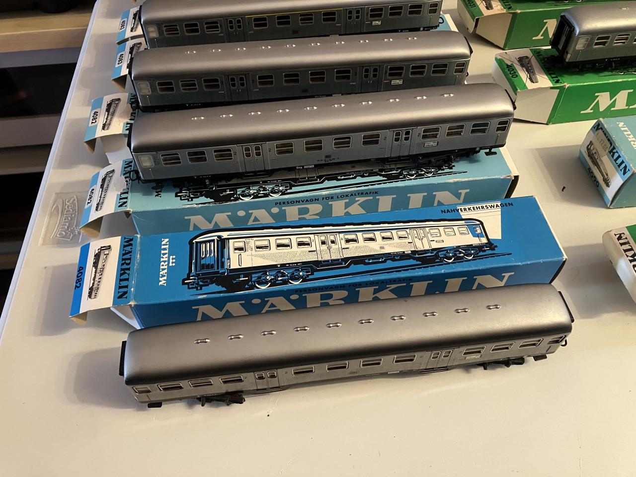 Märklin 52x wagons koelwagens bierwagens passagierswagons etc