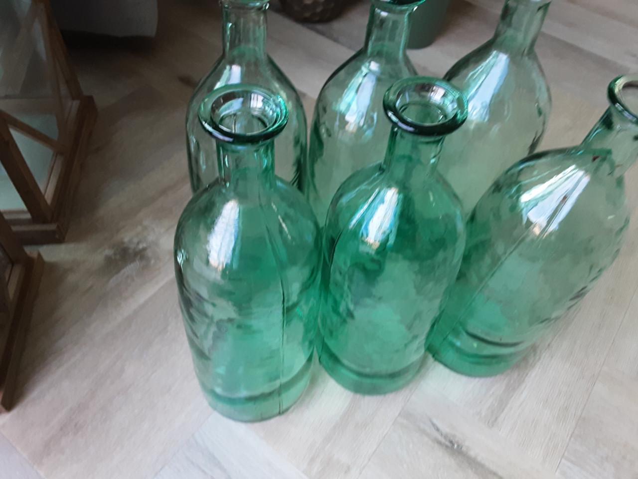 6x nieuwe  glazen flessen groen 2,50 euro per stuk