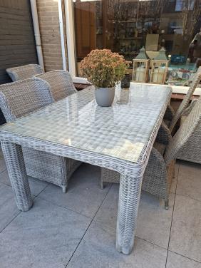 Wicker tuintafel lichtgrijs