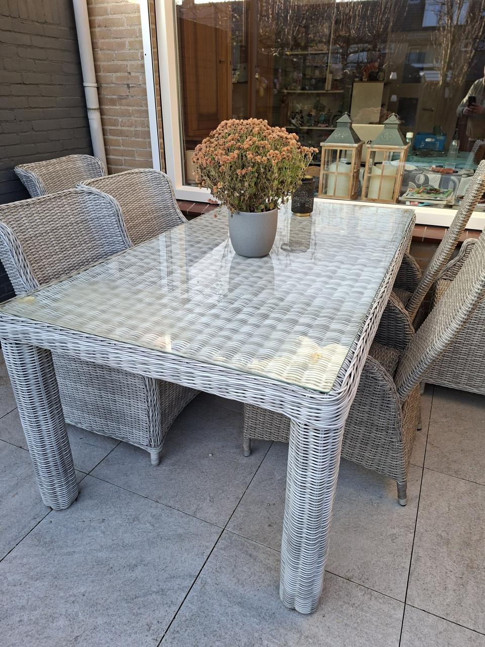 Wicker tuintafel lichtgrijs